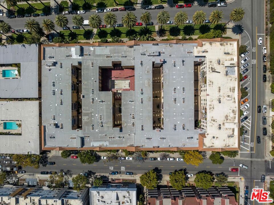https://media.crmls.org/mediaz/0554c2a3-37df-450f-b659-66a0bc1cd70e.jpg?preset=X-Large