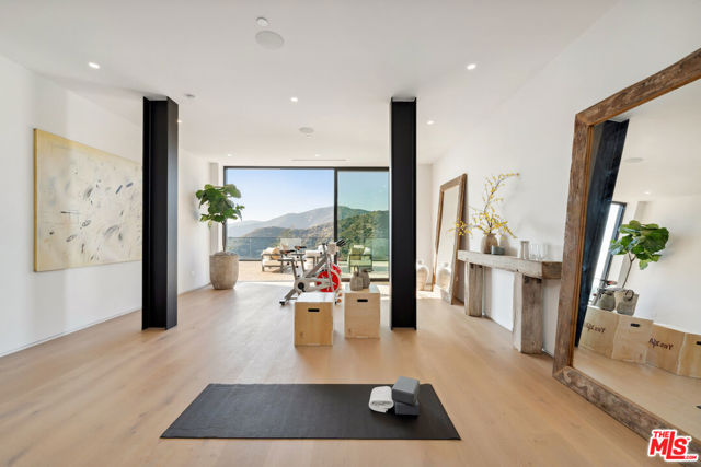 1149 Linda Flora Drive, Los Angeles CA: https://media.crmls.org/mediaz/0555ab34-3d04-4ab4-b85f-396ce3b84deb.jpg