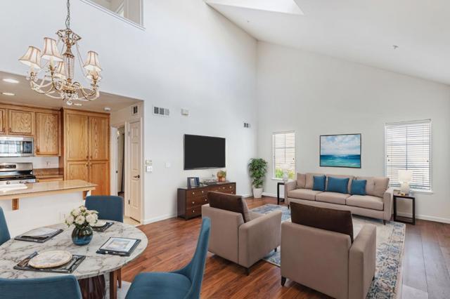 1554 Rosette Way, Gilroy CA: https://media.crmls.org/mediaz/0555b6e3-341f-4447-9ba3-92ab38ab5593.jpg