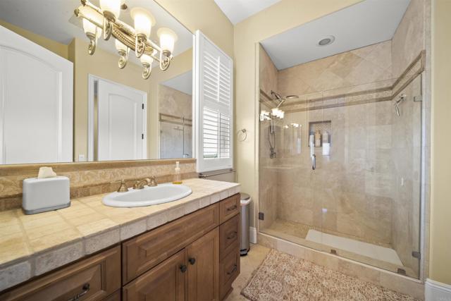 Detail Gallery Image 22 of 70 For 5246 San Jacinto Circle W, Fallbrook,  CA 92028 - 6 Beds | 4/3 Baths