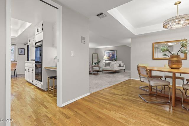 Detail Gallery Image 10 of 37 For 640 S Lake Ave #105,  Pasadena,  CA 91106 - 2 Beds | 2/1 Baths