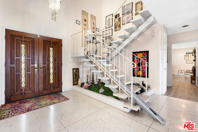 3450 White Rose Way photo 5
