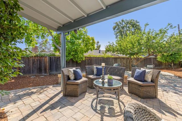 139 Old Orchard Drive, Los Gatos CA: https://media.crmls.org/mediaz/05566141-31d3-4541-a7db-04f373073794.jpg