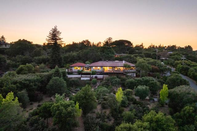 165 Golden Oak Drive, Portola Valley CA: https://media.crmls.org/mediaz/055694f5-e62f-43c6-bccb-2a9b12c4c895.jpg