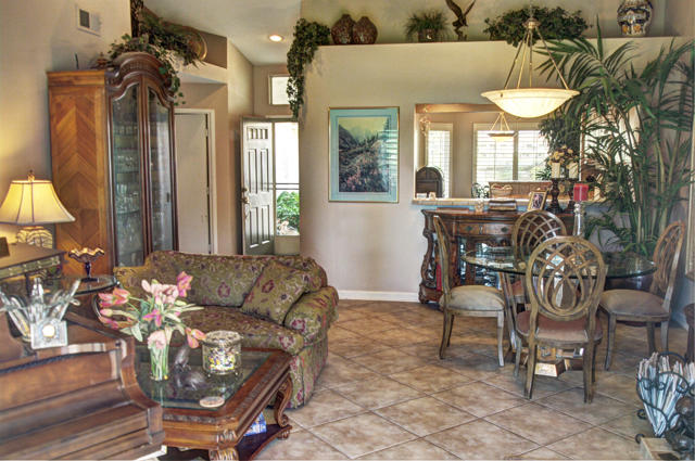 378 Desert Falls E Drive, Palm Desert CA: https://media.crmls.org/mediaz/05569770-5610-40f9-b58c-20d00be11496.jpg