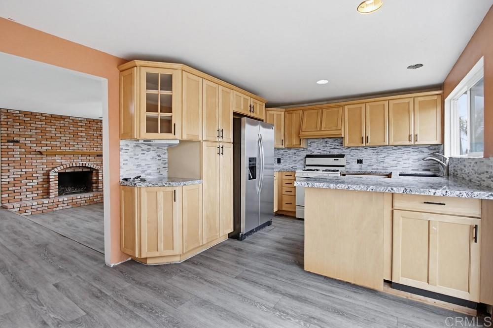 8549 De Vos Drive
