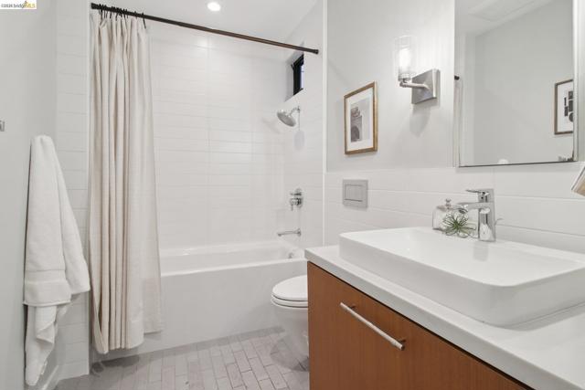 Image 37 of 60 For 6356 Broadway Ter