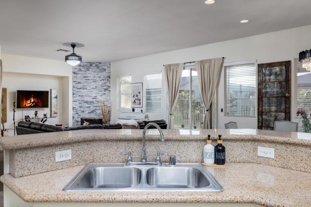 49527 Wayne Street, Indio CA: https://media.crmls.org/mediaz/05579430-2913-4a2d-96d5-f101f978d4d0.jpg