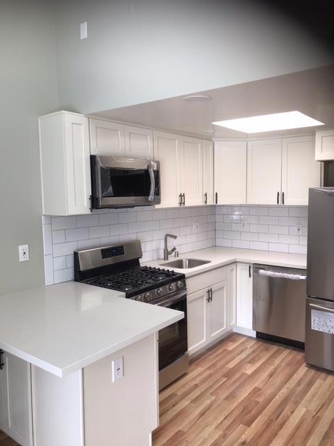 28 Houston Street, San Francisco CA: https://media.crmls.org/mediaz/0557a45c-16dc-421c-8ed6-18b59ef9c34a.jpg