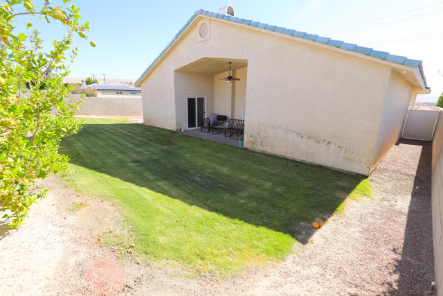 27185 Landau Boulevard, Cathedral City CA: https://media.crmls.org/mediaz/0557a958-4ad5-4c13-ada4-fc89312dcb39.jpg