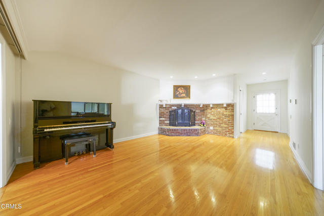 Image 6 of 46 For 4711 Briggs Avenue