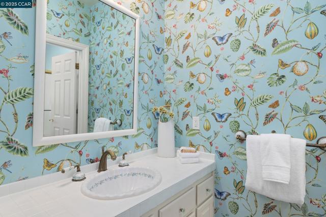 2398 Ironwood Pl, Alamo CA: https://media.crmls.org/mediaz/05592d7c-d127-4d31-87b9-b966b2207ec8.jpg