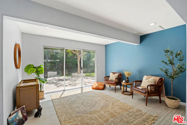 23246 Canzonet Street, Woodland Hills CA: https://media.crmls.org/mediaz/0559486e-eca0-497e-931e-949691c86238.jpg