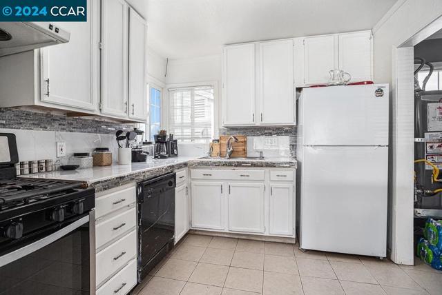 Image 11 of 37 For 637 43rd Street