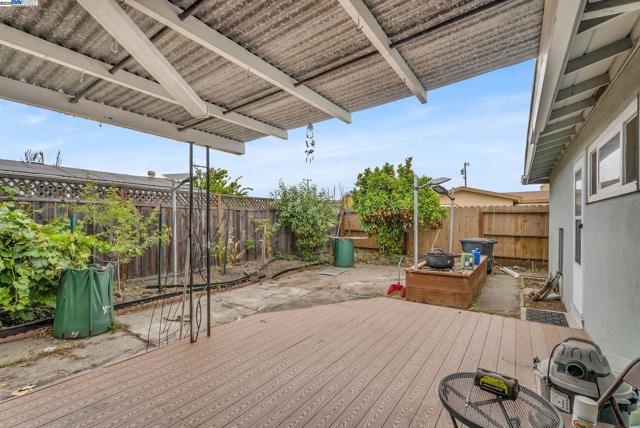 28458 Etta Ave, Hayward CA: https://media.crmls.org/mediaz/055bde43-17e0-49ae-9bbe-e218b0e00857.jpg