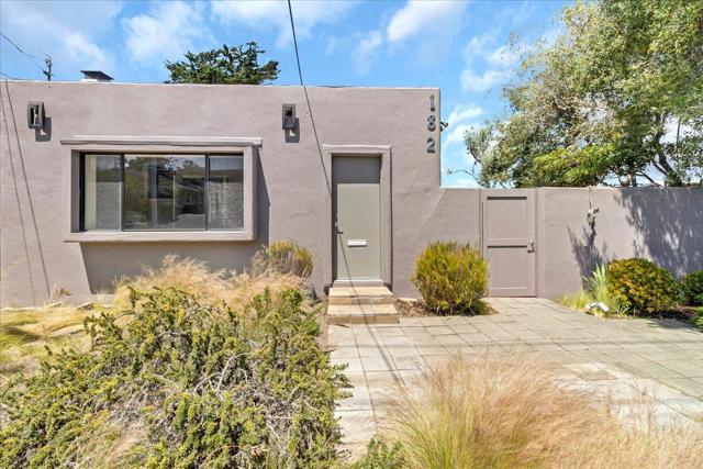 182 El Dorado Street, Monterey CA: https://media.crmls.org/mediaz/055bfe65-4e82-4027-ab4e-b90307ebc79b.jpg