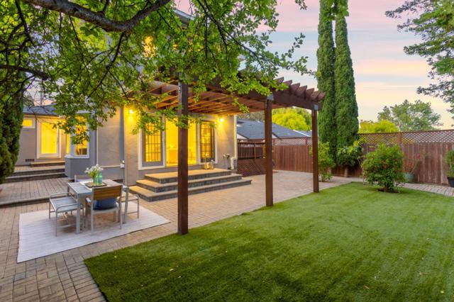 643 28th Avenue, San Mateo CA: https://media.crmls.org/mediaz/055c0d80-85ab-4c2a-b9ce-d812dd223291.jpg