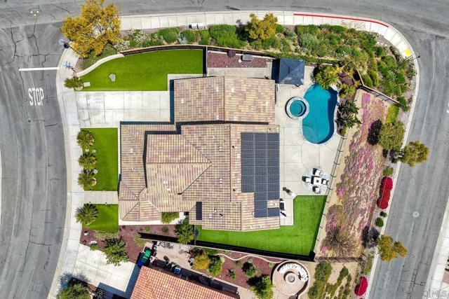 5324 Bella Vista St, Santee CA: https://media.crmls.org/mediaz/055c8004-1a4f-406e-83c4-e2767f496926.jpg