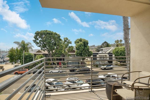 1021 Scott St, San Diego, California 92106, ,1 BathroomBathrooms,Condominium,For Sale,Scott St,250019090SD