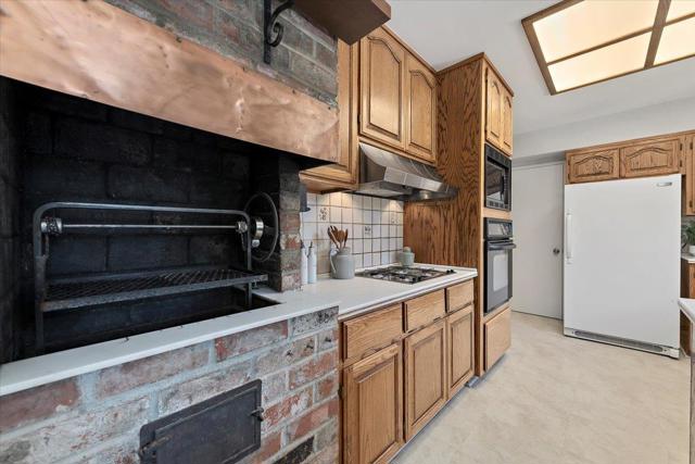 1480 Oakhurst Avenue, Los Altos CA: https://media.crmls.org/mediaz/055ce3c6-d2ca-4b6f-86cf-ccd36983258f.jpg