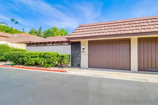 4402 Collwood Ln, San Diego CA: https://media.crmls.org/mediaz/055e0e05-e1ba-4979-b4d3-7c3bde59fd7a.jpg