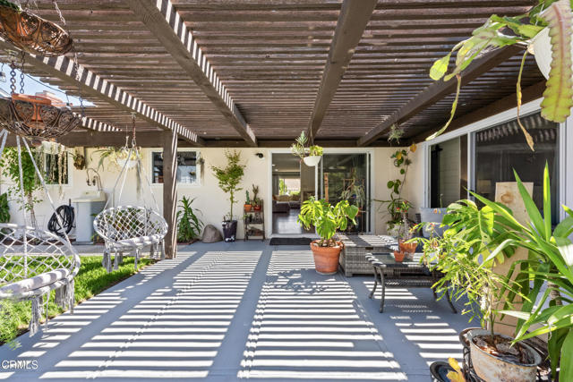 1437 Exeter Avenue, Ventura CA: https://media.crmls.org/mediaz/055e8f06-f903-459c-98cc-b3d64c28f491.jpg