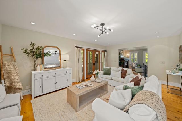 1353 Edgewood Road, Redwood City CA: https://media.crmls.org/mediaz/055f4c82-6d7f-49b5-9178-c4ae980f27ac.jpg