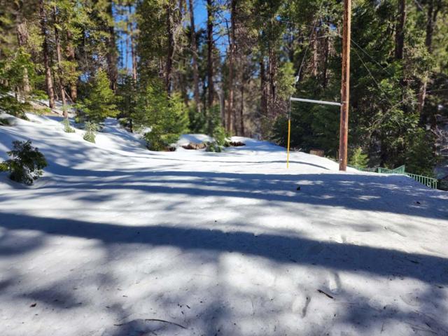 710 Blue Jay Canyon Road, Lake Arrowhead CA: https://media.crmls.org/mediaz/055f6a16-e654-419e-8896-d72d9178966f.jpg