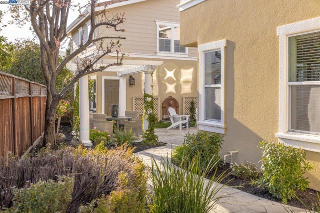 1508 Whispering Oaks Way, Pleasanton CA: https://media.crmls.org/mediaz/055fd8ac-cde5-4da7-aa7d-eaef895841ed.jpg