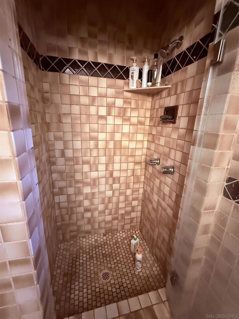 https://media.crmls.org/mediaz/055fdb5d-3d08-4ca7-b5f4-adbf1d13ca49.jpg?preset=X-Large