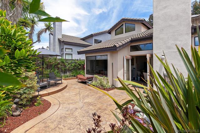 6317 CAMINITO DEL PASTEL, San Diego CA: https://media.crmls.org/mediaz/055ff413-8ae6-4e38-bf32-7fd0cb94bd74.jpg