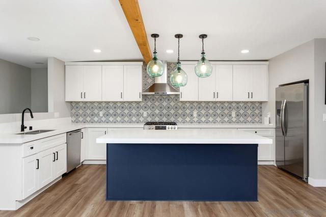 423 Alvarado Ter, Vista CA: https://media.crmls.org/mediaz/05605805-01e9-4cfa-b44f-9362737b4e01.jpg