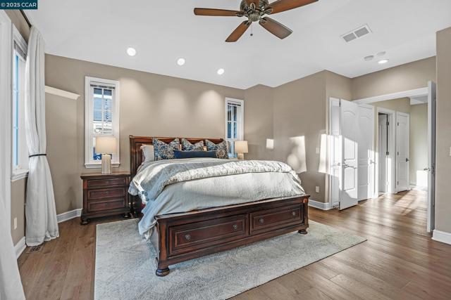 10 Woodside Dr, Danville CA: https://media.crmls.org/mediaz/0560cfa7-23e5-4f8d-833a-afd46b29daf7.jpg