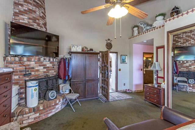 125 Springfield Road, Moss Landing CA: https://media.crmls.org/mediaz/05612464-960e-4e0d-b517-1fa90896d93a.jpg