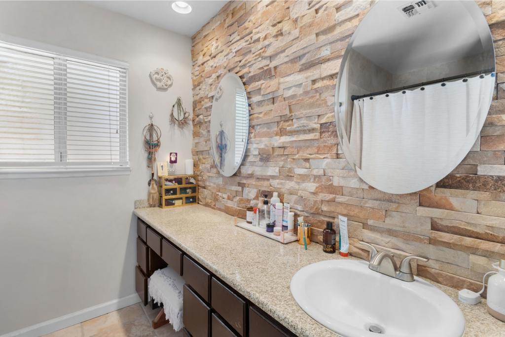 MLS #219138581DA image #11