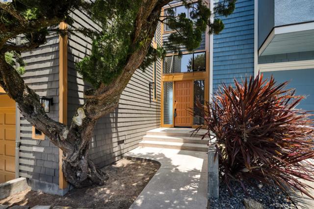 17 Ora Way, San Francisco CA: https://media.crmls.org/mediaz/0562764d-b794-492f-9674-7a4fdd7a041d.jpg