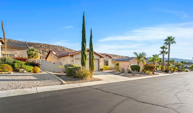 64060 Olympic Mountain Avenue, Desert Hot Springs CA: https://media.crmls.org/mediaz/0563079d-2c09-4b82-975a-cd00a1c3fb23.jpg
