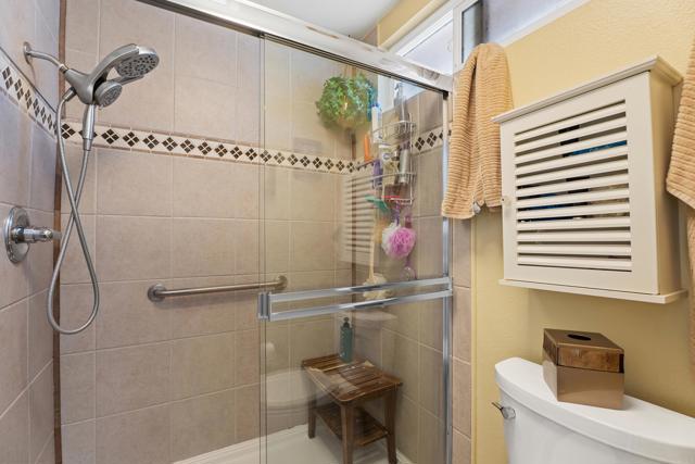 3812 Wild Oats Ln, Bonita CA: https://media.crmls.org/mediaz/05631131-4626-42c2-86cf-cf1e3a3c6647.jpg