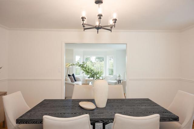900 Franklin Street, Montara CA: https://media.crmls.org/mediaz/056316c0-4426-4f4a-9eed-5a414fdef91d.jpg