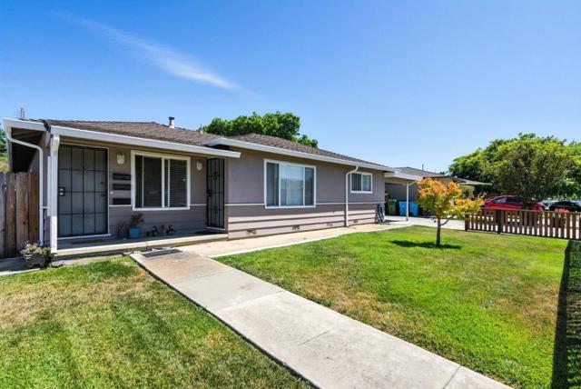 2475 Karen Drive, Santa Clara CA: https://media.crmls.org/mediaz/05632eed-5c80-4b39-ae3d-67139dd620d8.jpg