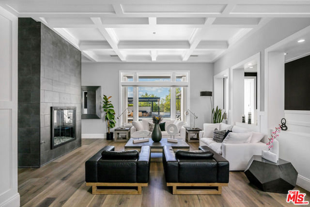 1 Falconridge Drive, Coto de Caza CA: https://media.crmls.org/mediaz/05641d89-7f21-478d-aaca-e173ca4dedd7.jpg