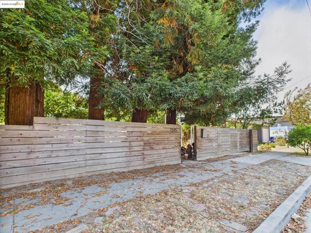 1545 Mariposa St, Richmond CA: https://media.crmls.org/mediaz/05647d2f-e6d2-4d31-9c99-3df3aa636626.jpg