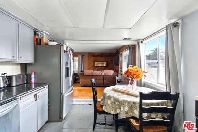 350 N Shadyglen Drive, Covina CA: https://media.crmls.org/mediaz/0564a4f4-045e-438d-82fe-32fbcb916ef8.jpg