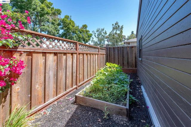 Image 46 of 49 For 4073 Stanley Blvd