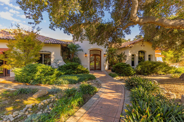 861 Oak Grove Court, Ojai CA: https://media.crmls.org/mediaz/05651068-03f5-467e-8875-a7bfc3f000c0.jpg