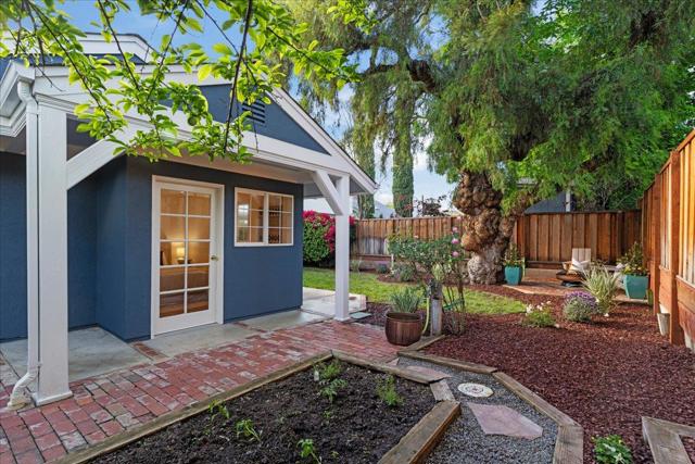 1018 Delmas Avenue, San Jose CA: https://media.crmls.org/mediaz/05655d92-fca4-48aa-ac3b-9cf708ac44e4.jpg