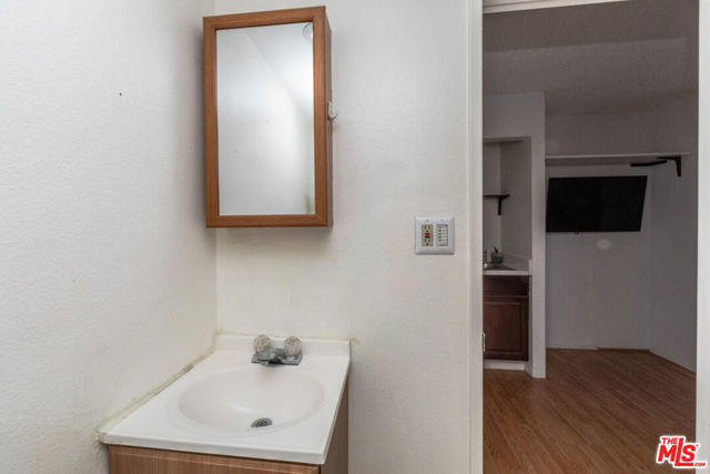 9041 Van Nuys Boulevard, 210 photo 35