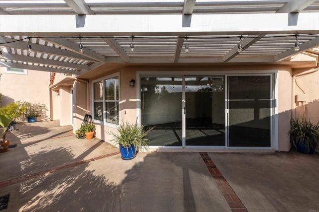 1349 Via Firenze, San Marcos CA: https://media.crmls.org/mediaz/056644a6-6b58-4b61-97bc-809fb8405746.jpg