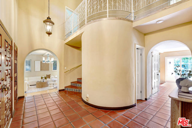 324 Marguerita Avenue photo 5