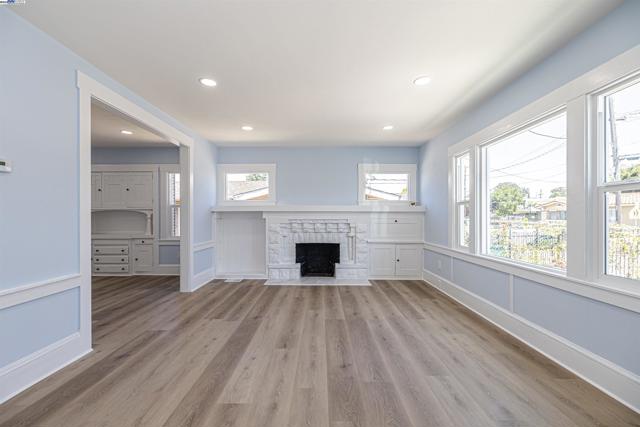 4015 SAN JUAN ST, Oakland CA: https://media.crmls.org/mediaz/05671792-bd7d-4e4b-bee2-0616d3d18efb.jpg